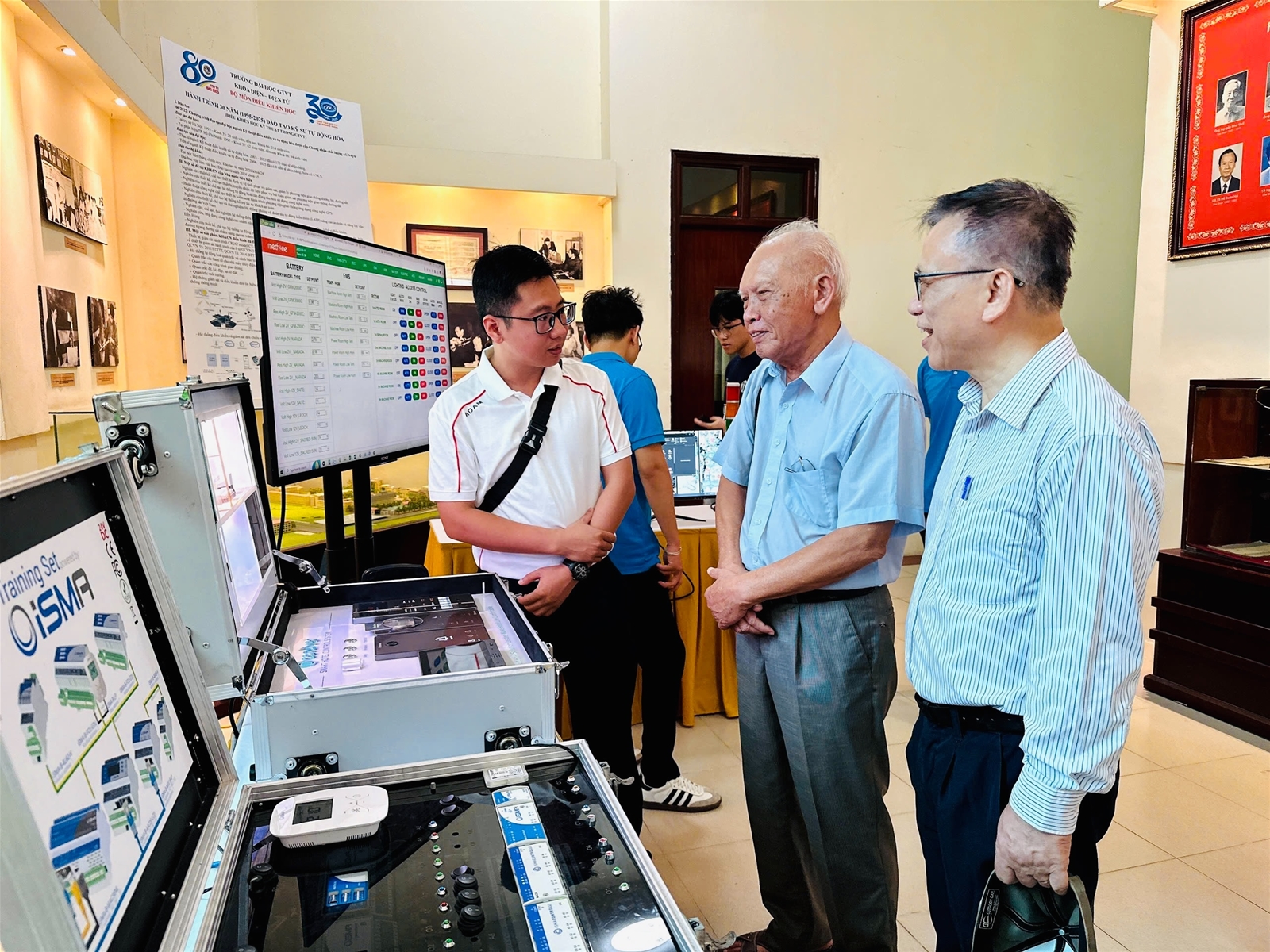 DALYTECH DỰ LỄ KỶ NIỆM 30 NĂM ĐÀO TẠO KỸ SƯ TỰ ĐỘNG HÓA - TRƯỜNG ĐẠI HỌC GIAO THÔNG VẬN TẢI