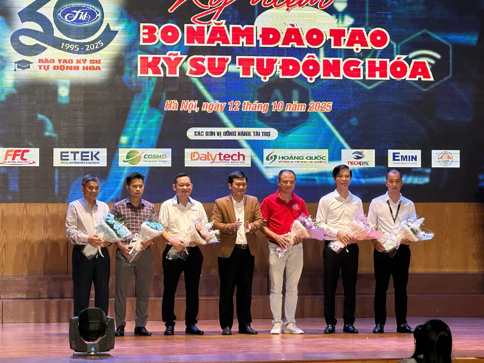 DALYTECH DỰ LỄ KỶ NIỆM 30 NĂM ĐÀO TẠO KỸ SƯ TỰ ĐỘNG HÓA - TRƯỜNG ĐẠI HỌC GIAO THÔNG VẬN TẢI